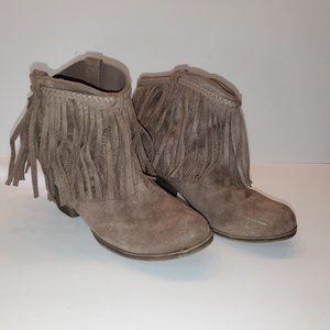 Fringe boots